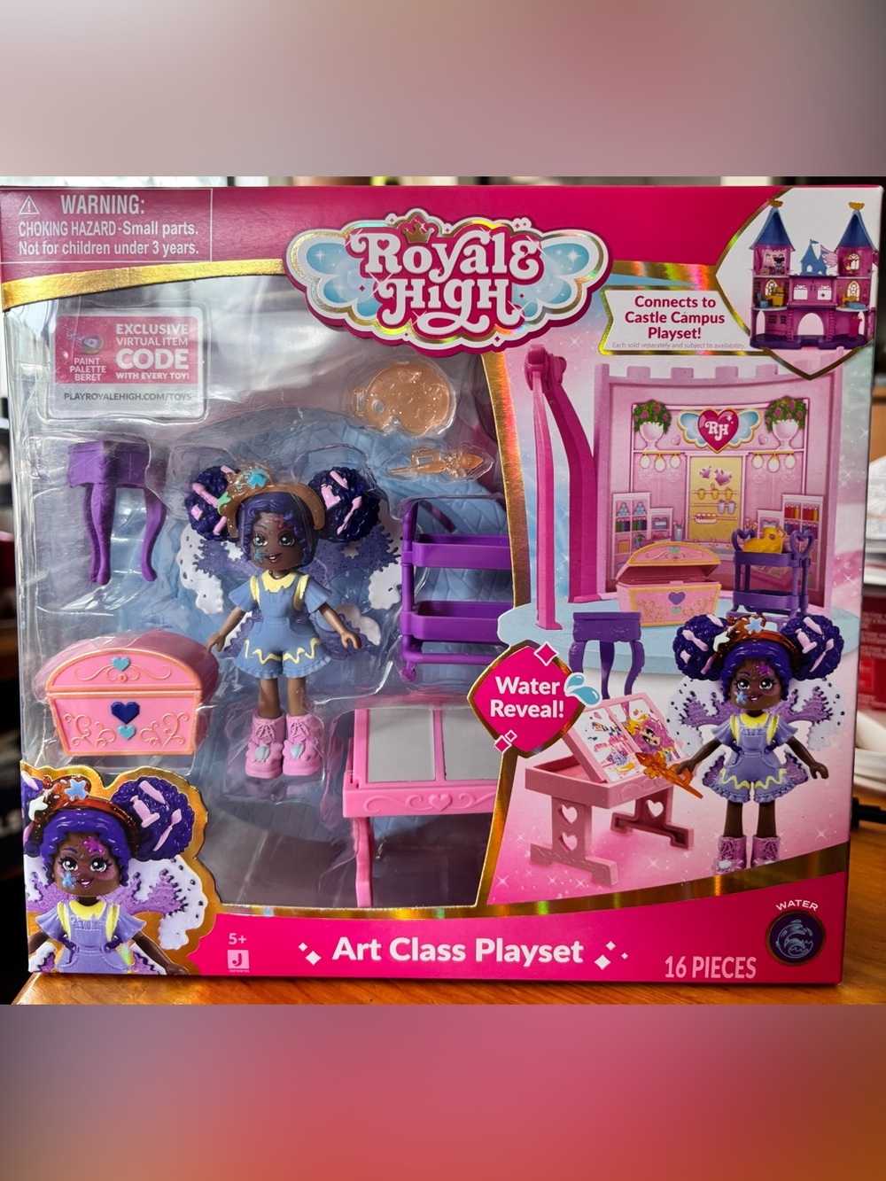 Jazwares Royale High Art Class Water Reveal Doll Playset with Code. NEW